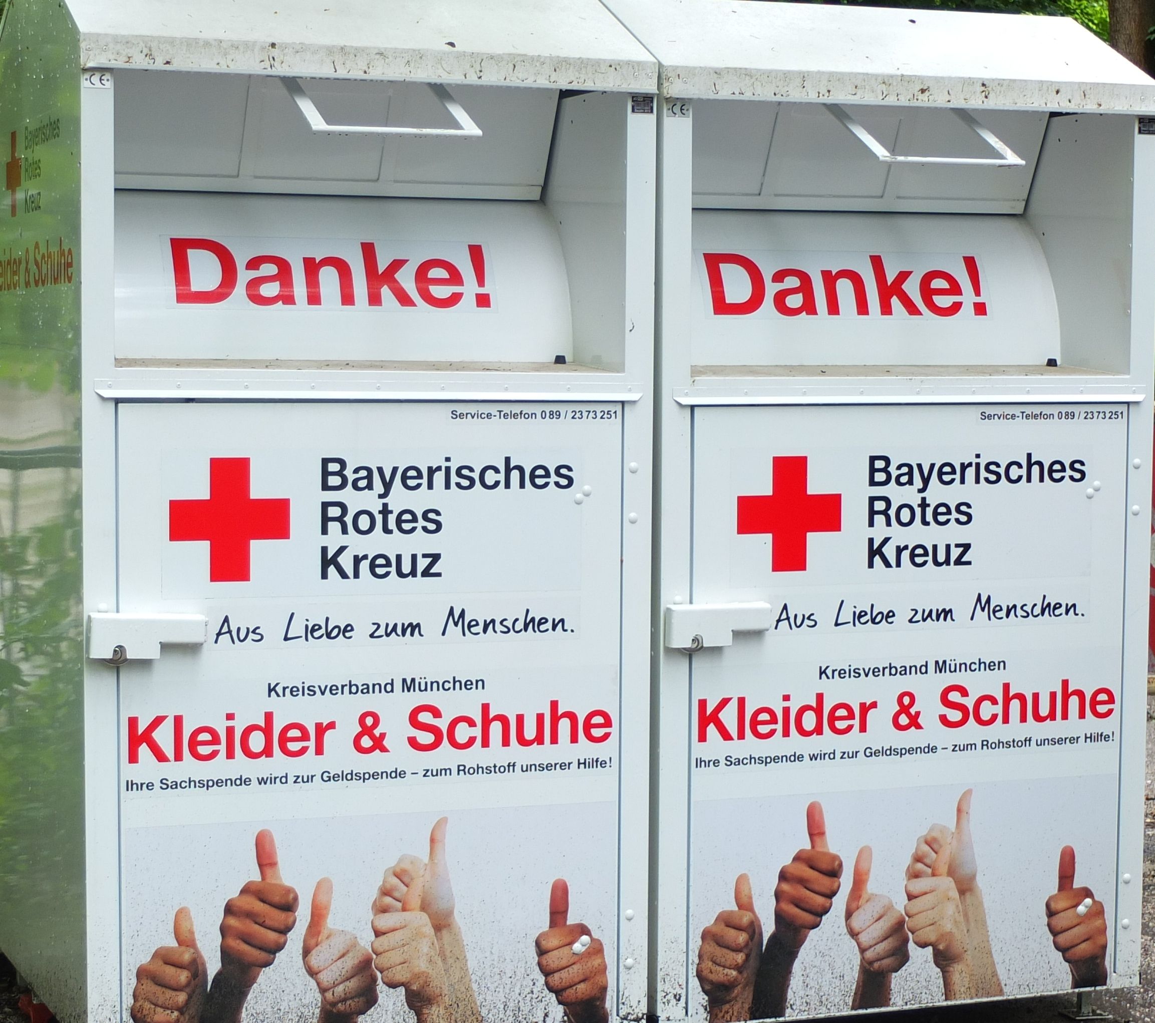 Altkleidercontainer des BRK München